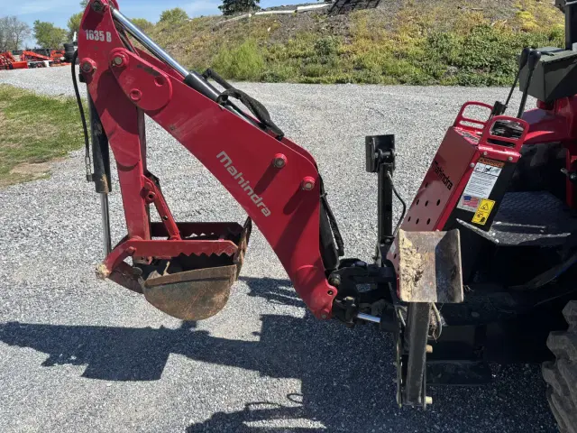 Image of Mahindra 1635 equipment image 3