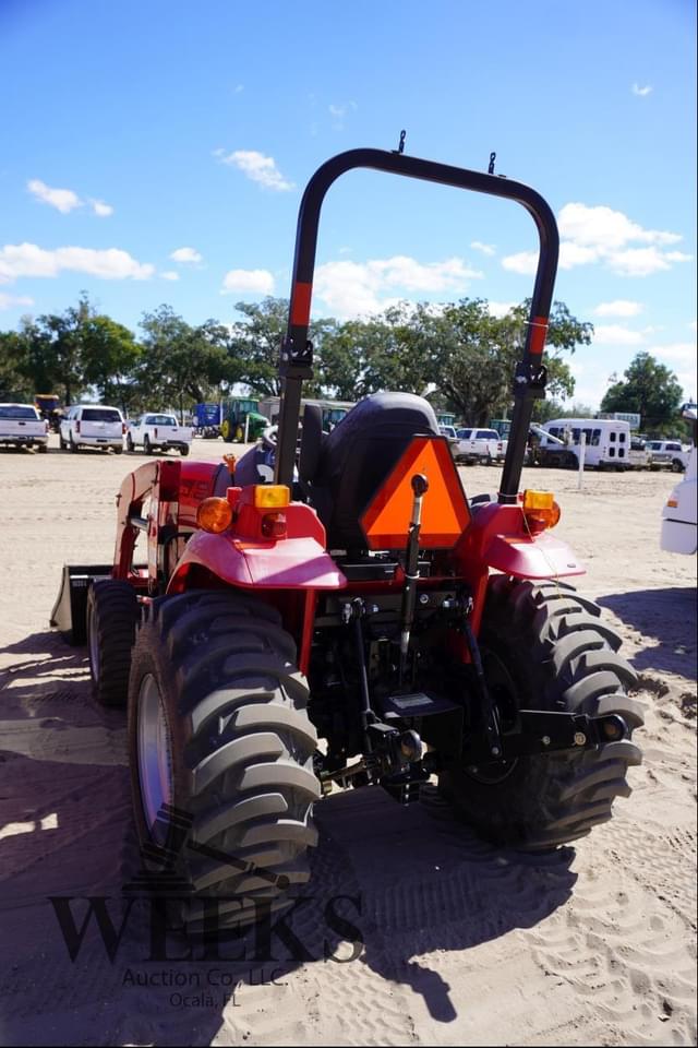 Image of Mahindra 1635 equipment image 2
