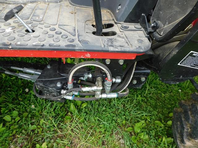 Image of Mahindra 1635 equipment image 4