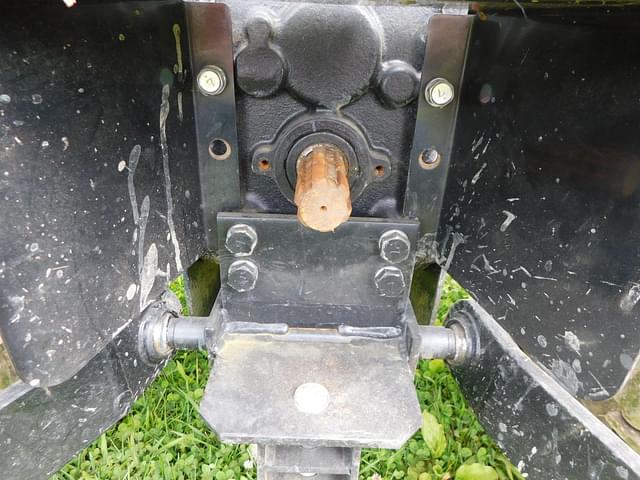 Image of Mahindra 1635 equipment image 3