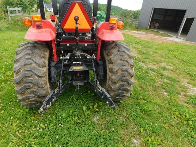 Image of Mahindra 1635 equipment image 2