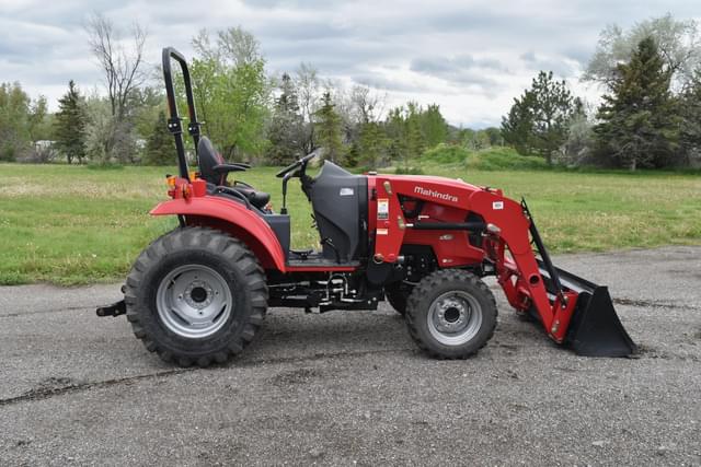 Image of Mahindra 1635 HST equipment image 3
