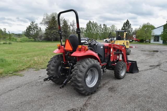 Image of Mahindra 1635 HST equipment image 4
