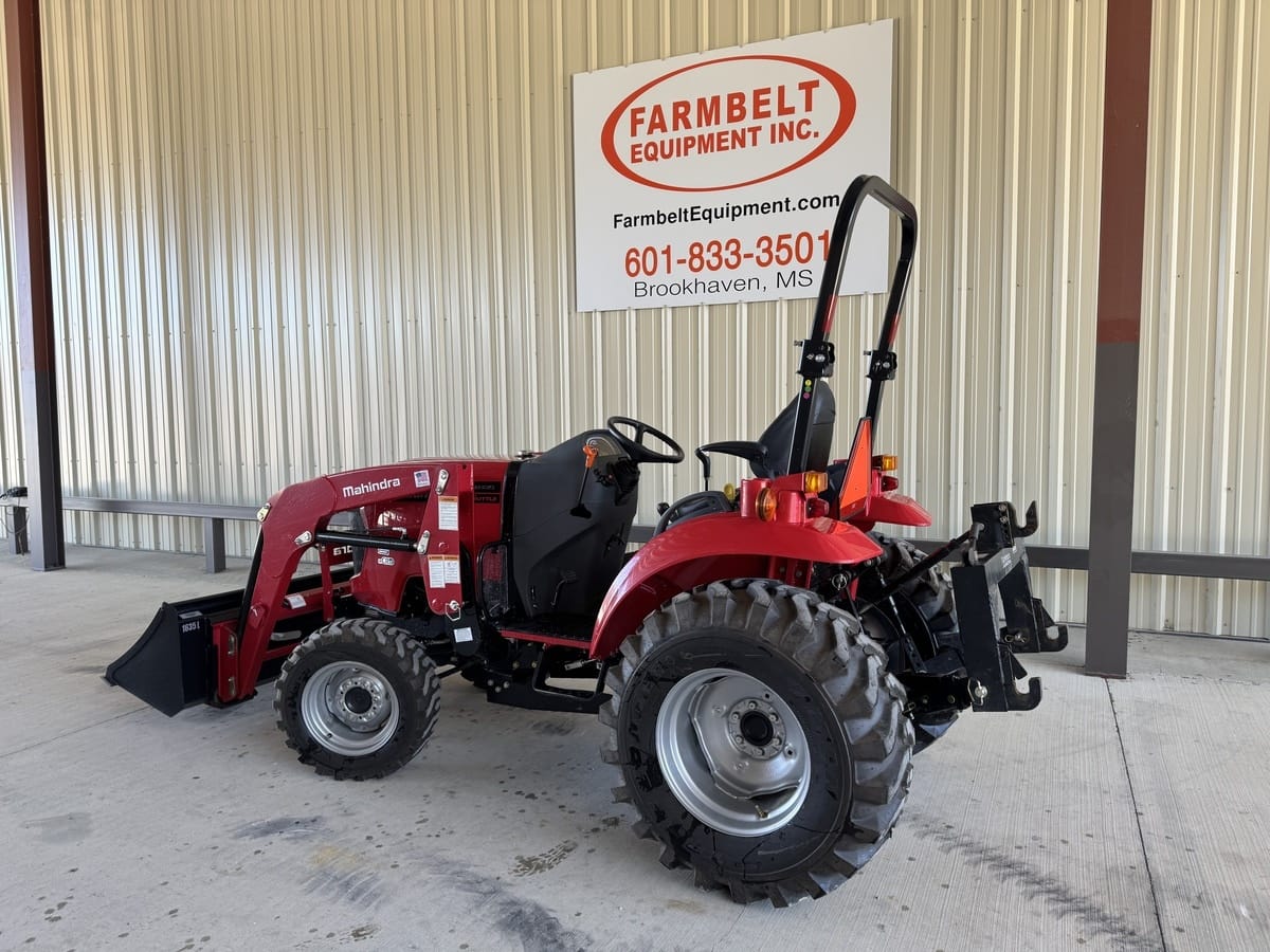 2021 Mahindra 1635 Equipment Image0