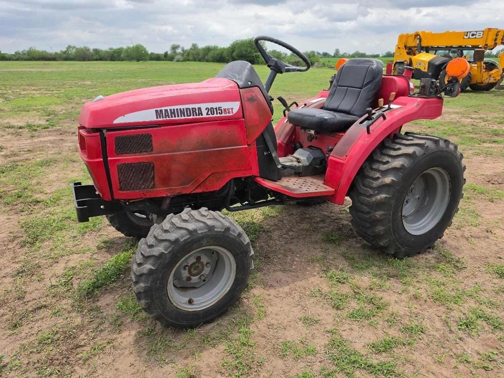 Mahindra 2015 HST Equipment Image0