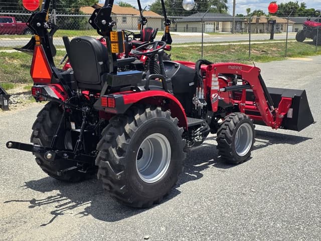 Image of Mahindra 2126 HST equipment image 3