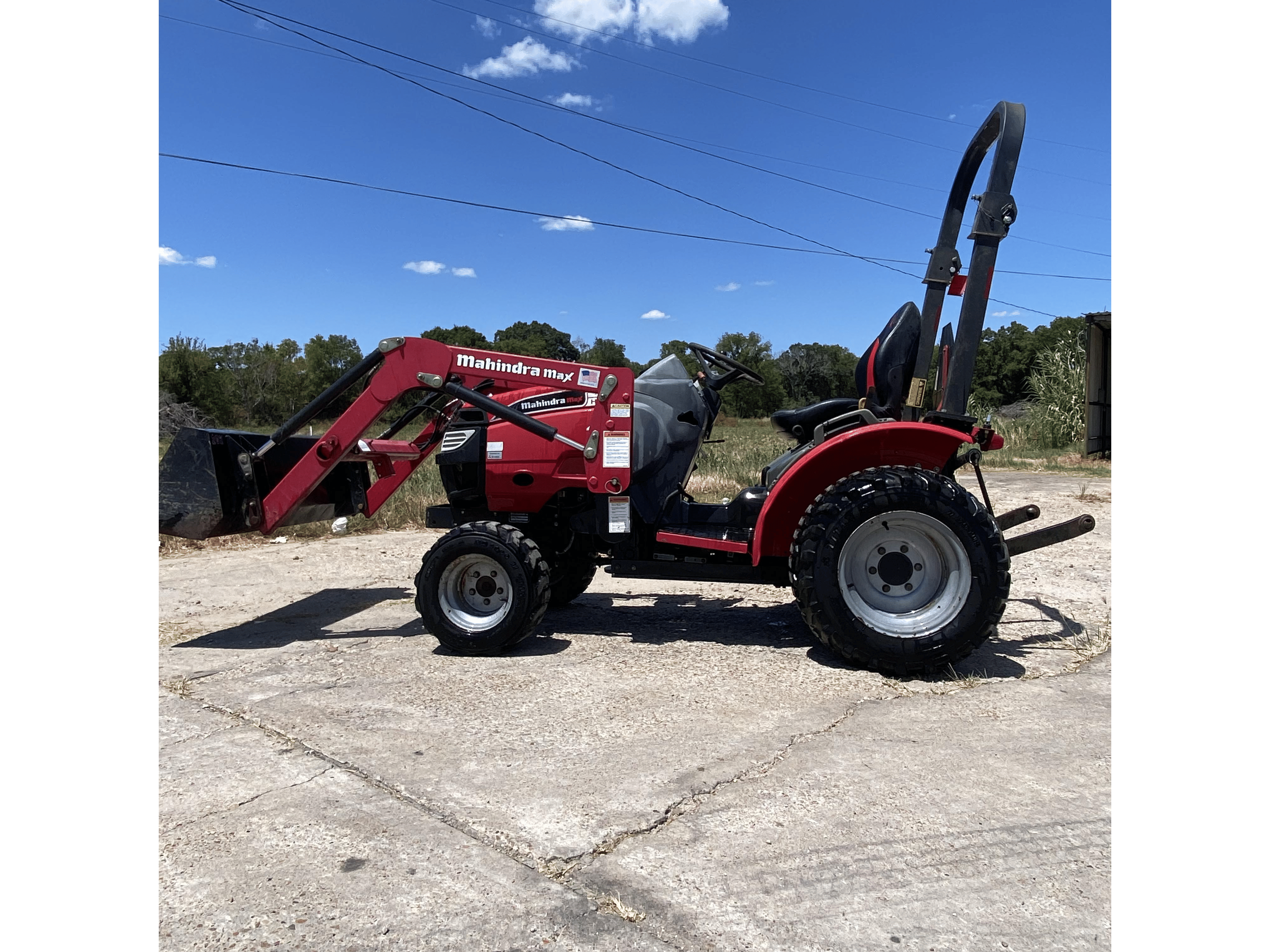 Main image Mahindra Max 25