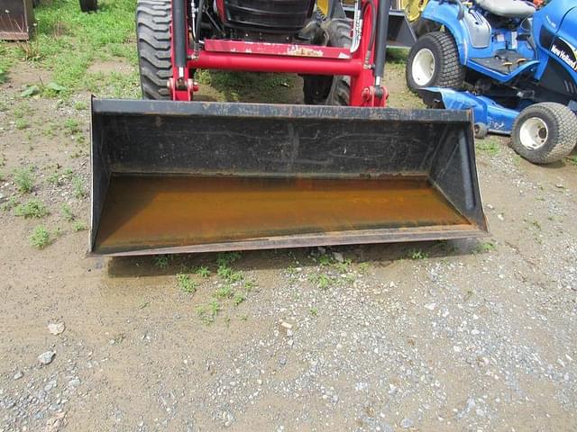 Image of Mahindra 2540 equipment image 3