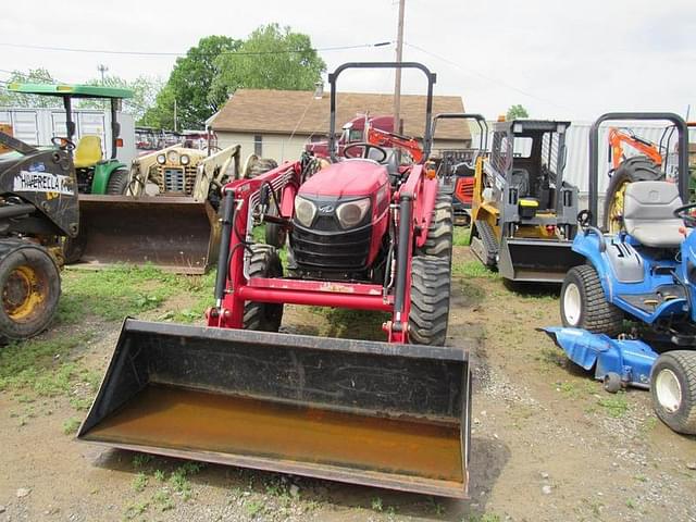 Image of Mahindra 2540 equipment image 2