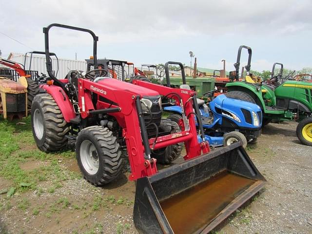 Image of Mahindra 2540 equipment image 4