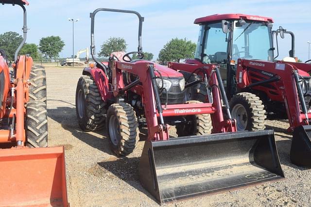 Image of Mahindra 2545 equipment image 3