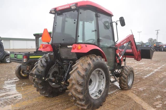 Image of Mahindra 2555 equipment image 2