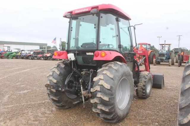Image of Mahindra 2555 equipment image 2