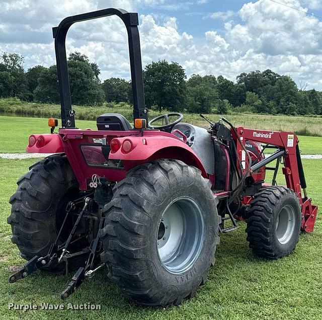 Image of Mahindra 2555HST equipment image 4
