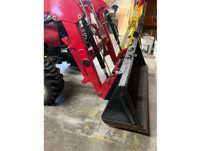 Image of Mahindra 2638 equipment image 3