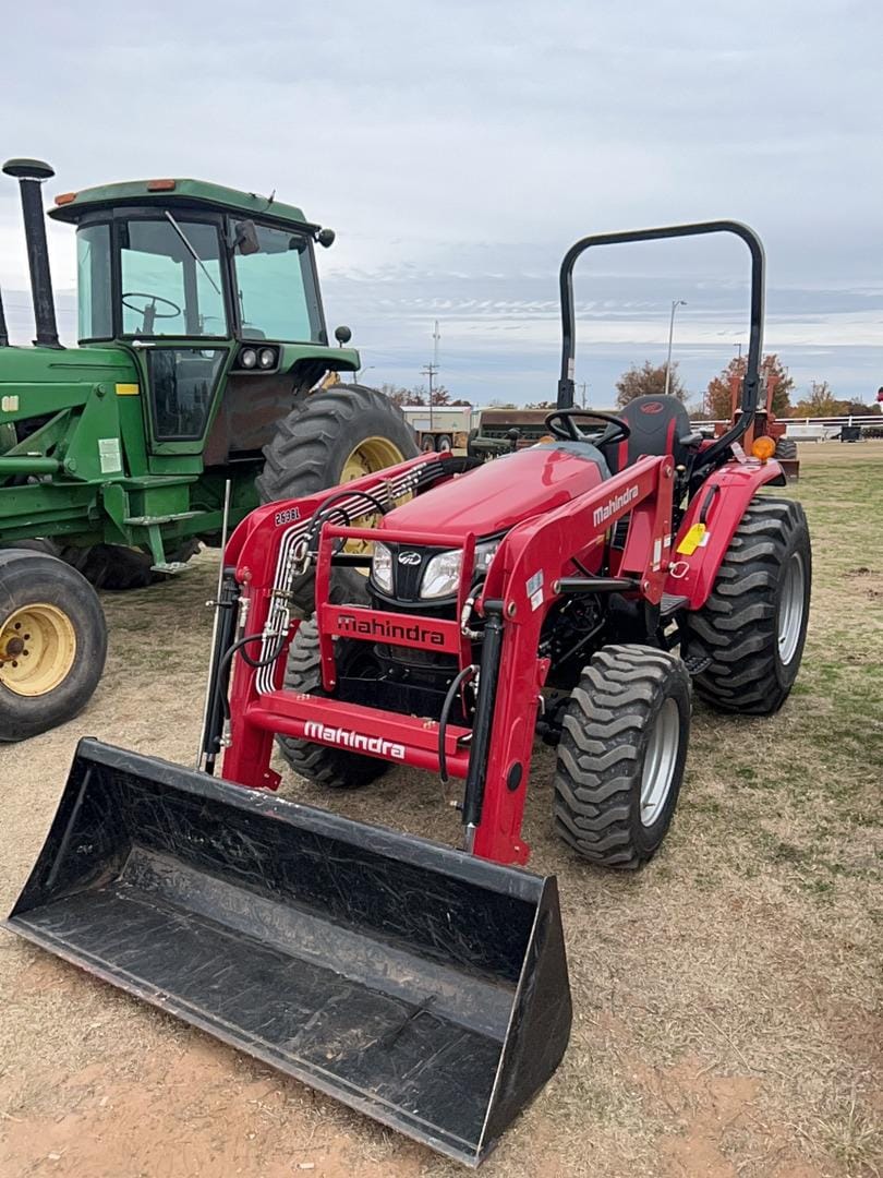 Main image Mahindra 2638