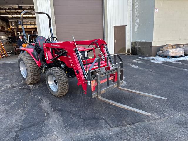 Image of Mahindra 2638 equipment image 1