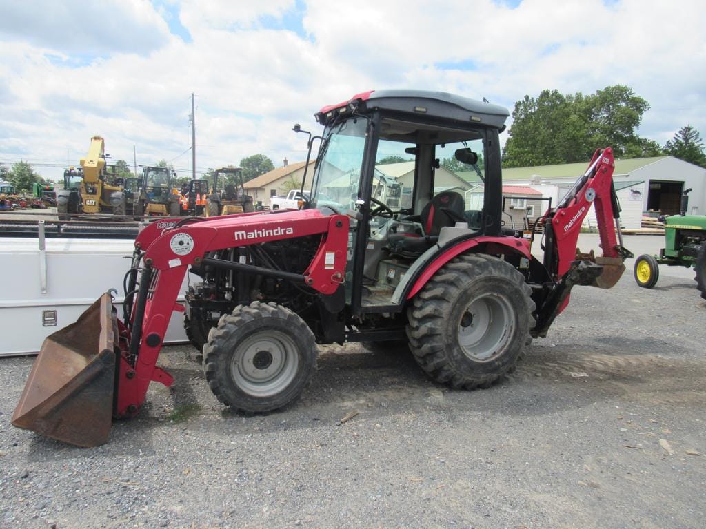 Main image Mahindra 2638