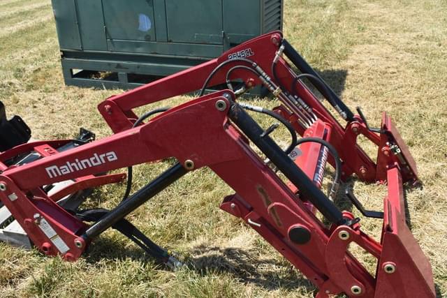 Image of Mahindra 2645CL equipment image 3