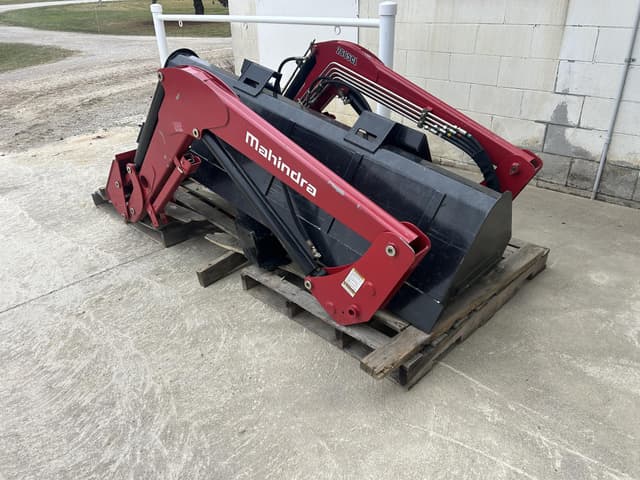 Image of Mahindra 2665CL equipment image 2