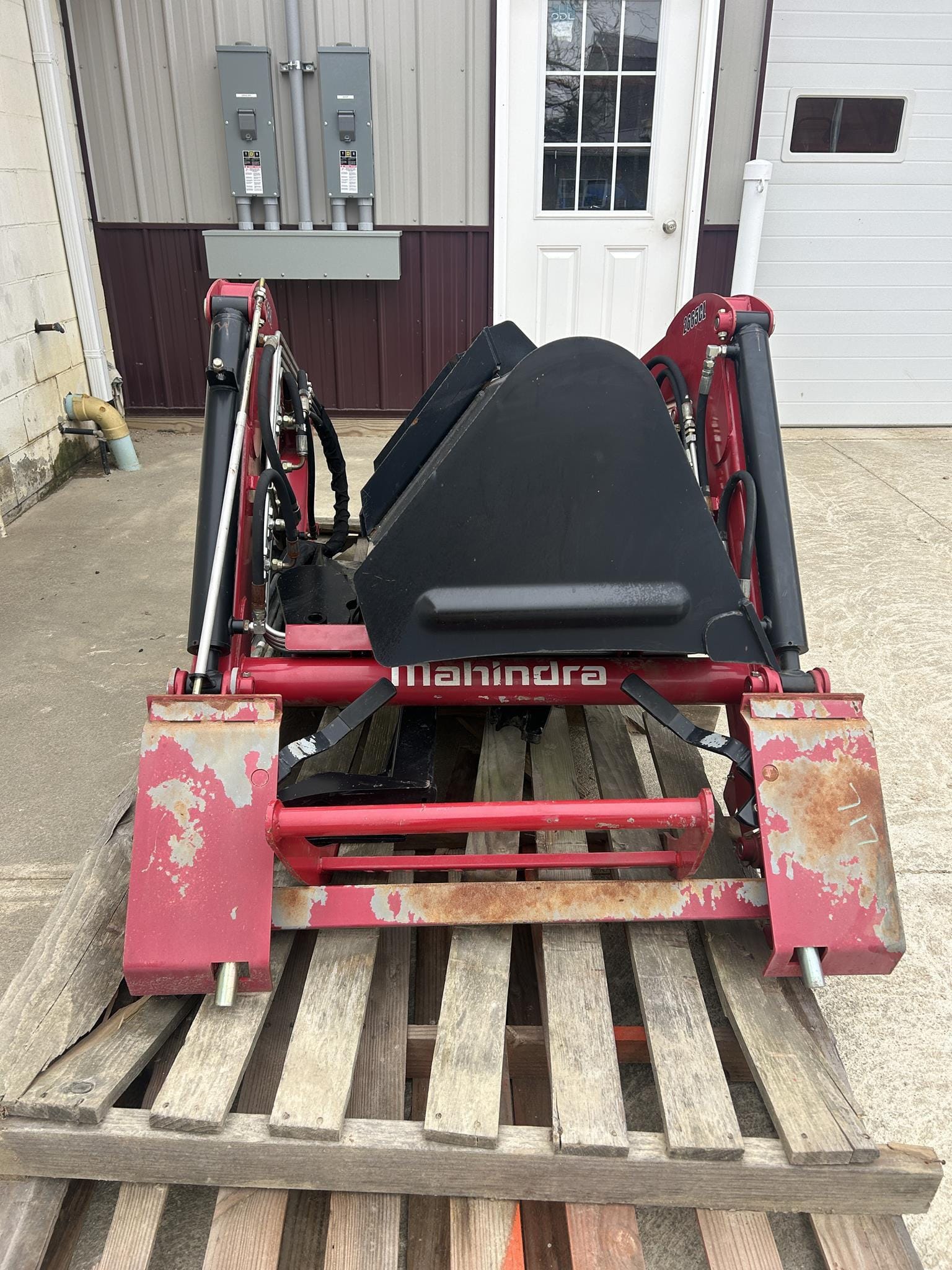 Mahindra 2665CL Equipment Image0