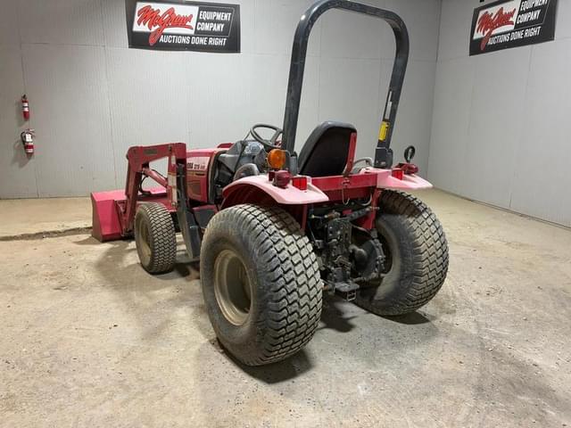 Image of Mahindra 2810 equipment image 3