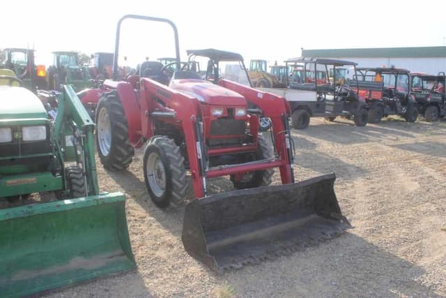 Image of Mahindra 2816 equipment image 3
