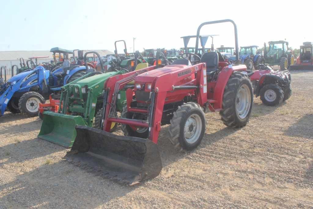 Mahindra 2816 Equipment Image0
