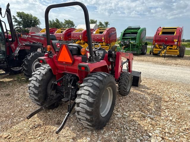 Image of Mahindra 2816 equipment image 3