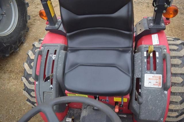 Image of Mahindra Max 28 XL equipment image 4