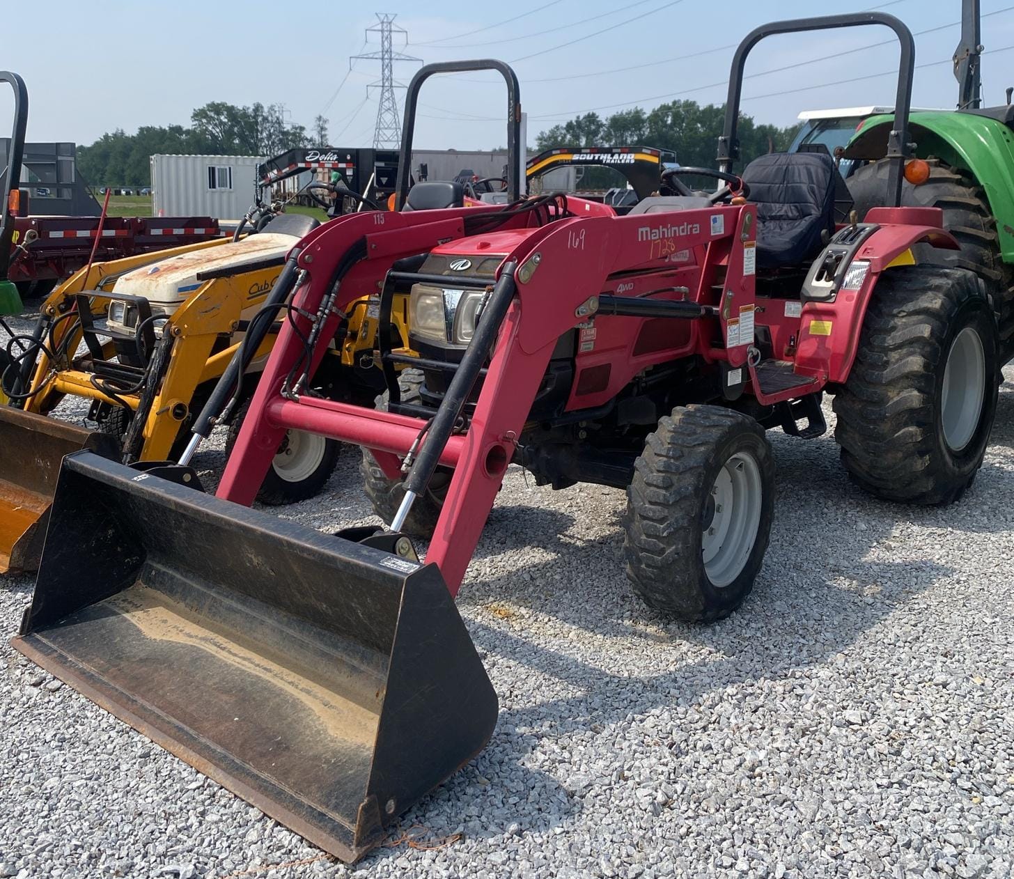 Main image Mahindra 3016