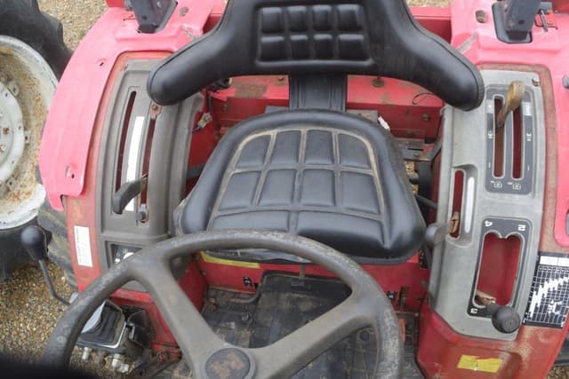 Image of Mahindra 3215 equipment image 4
