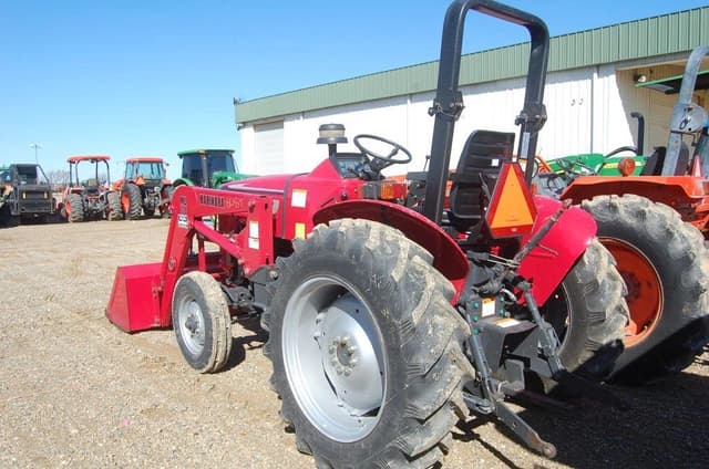 Image of Mahindra 3525 equipment image 1