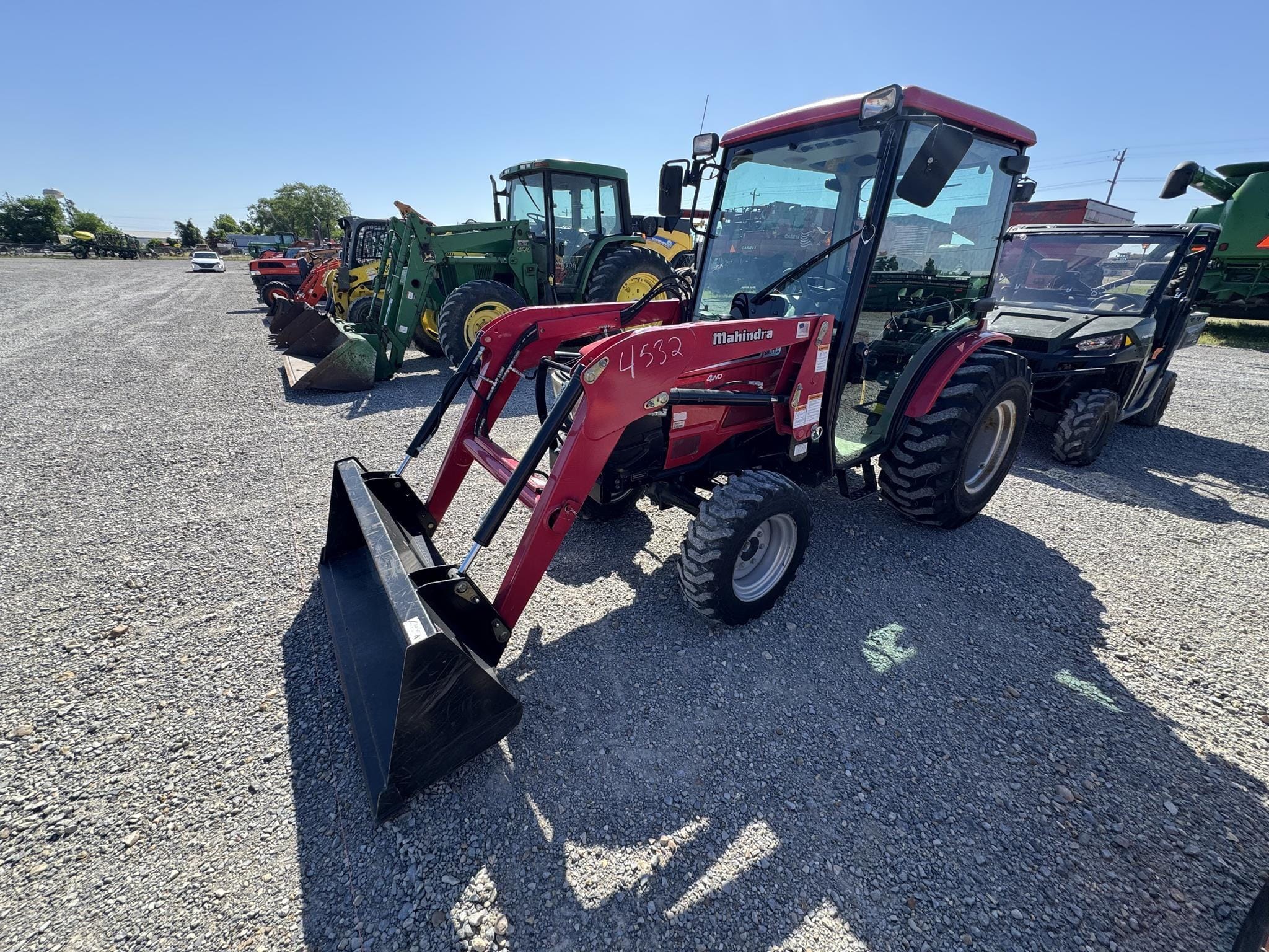 Mahindra 3616 Equipment Image0