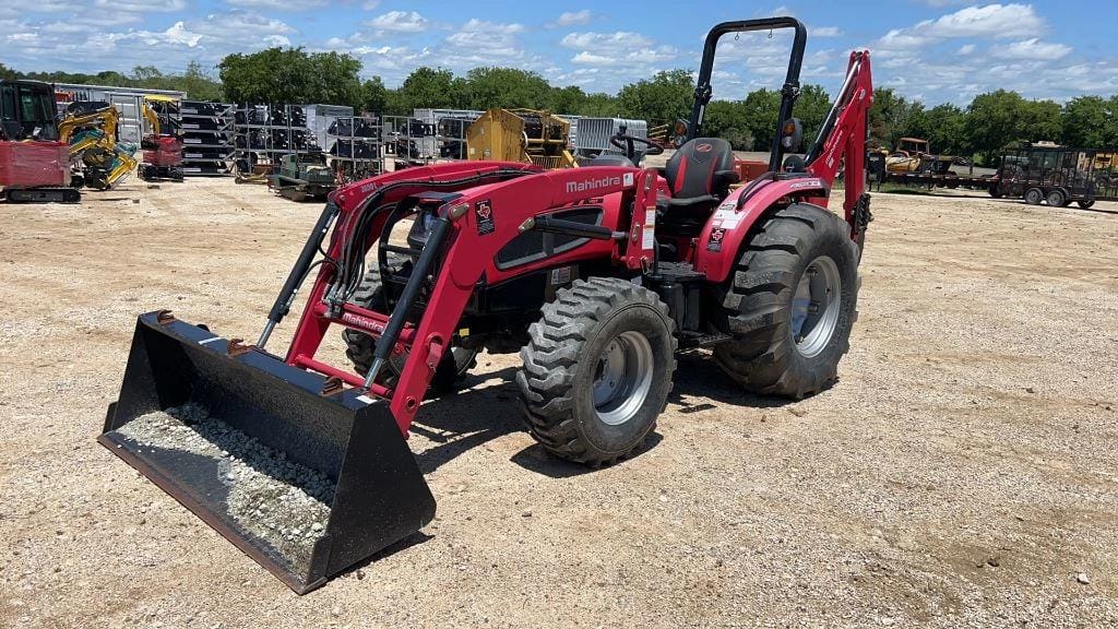 Main image Mahindra 3650