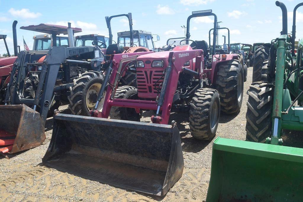 Image of Mahindra 4025 Primary image