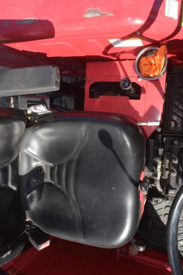 Image of Mahindra 4025 equipment image 4