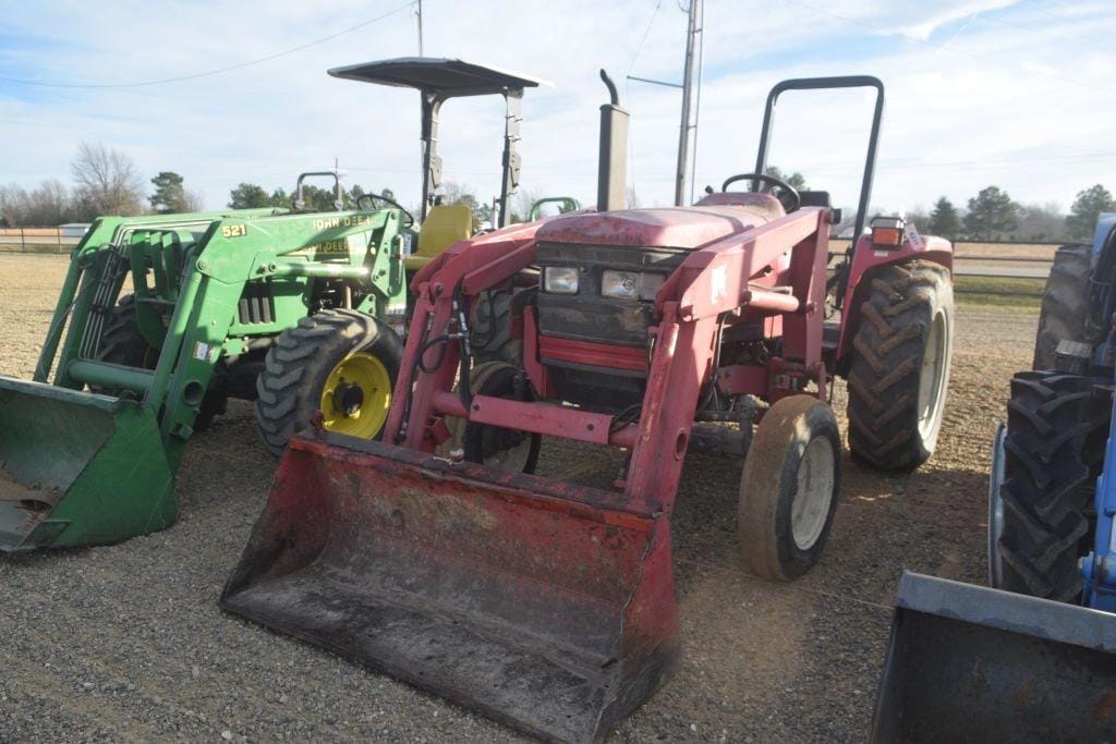 Mahindra 4500 Equipment Image0