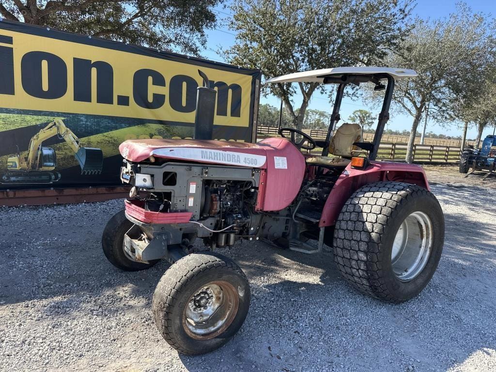 Mahindra 4500 Equipment Image0