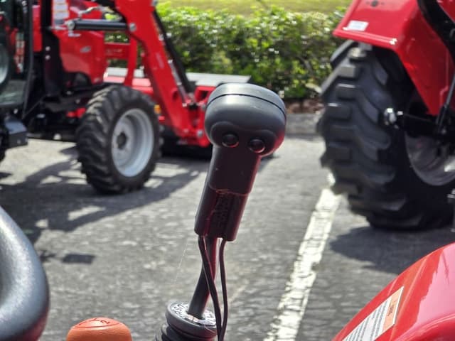 Image of Mahindra 5145 equipment image 3