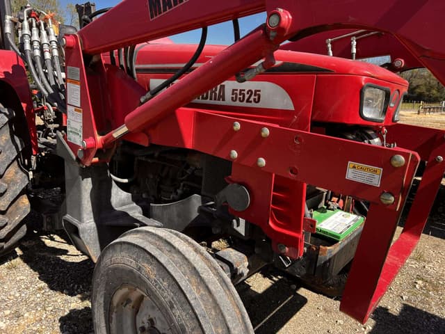 Image of Mahindra 5525 equipment image 2