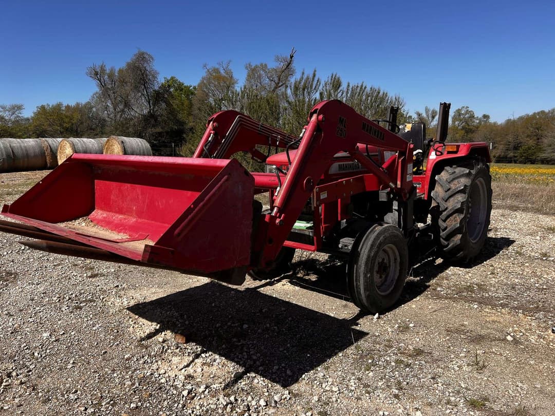 Image of Mahindra 5525 Primary image