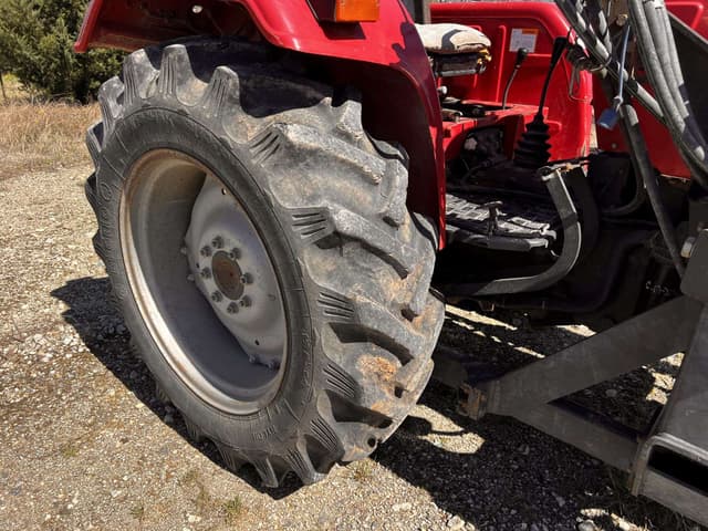 Image of Mahindra 5525 equipment image 4