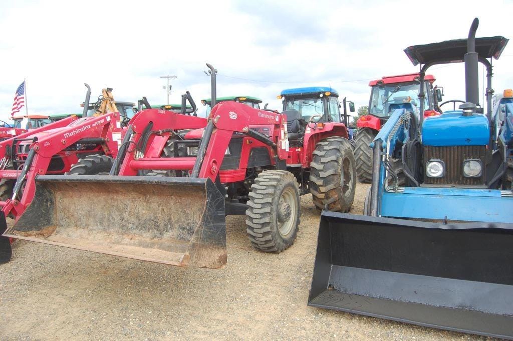 Main image Mahindra 5555