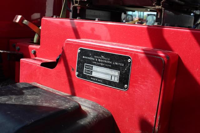 Image of Mahindra 5570 equipment image 3