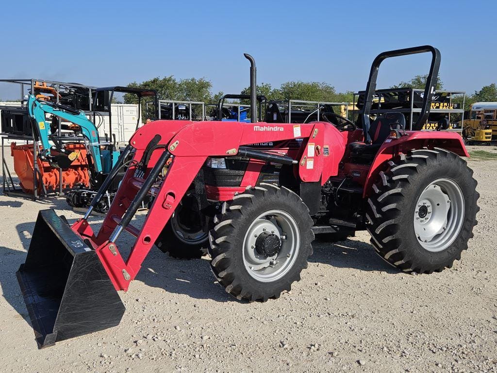 Main image Mahindra 5570