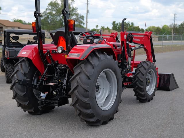 Image of Mahindra 6075 equipment image 2