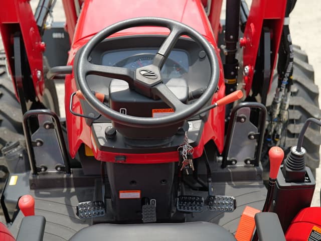 Image of Mahindra 6075 equipment image 3