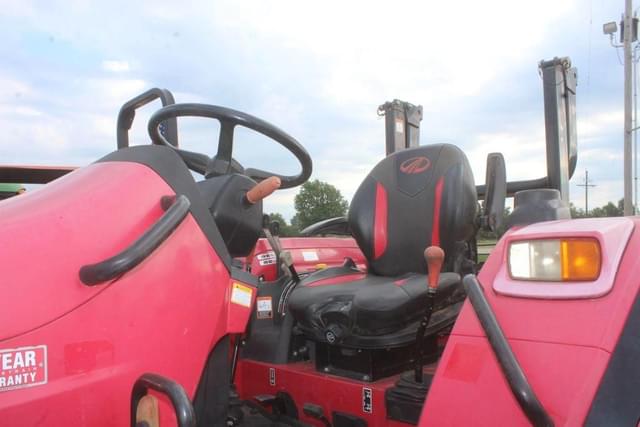 Image of Mahindra 6075 equipment image 4