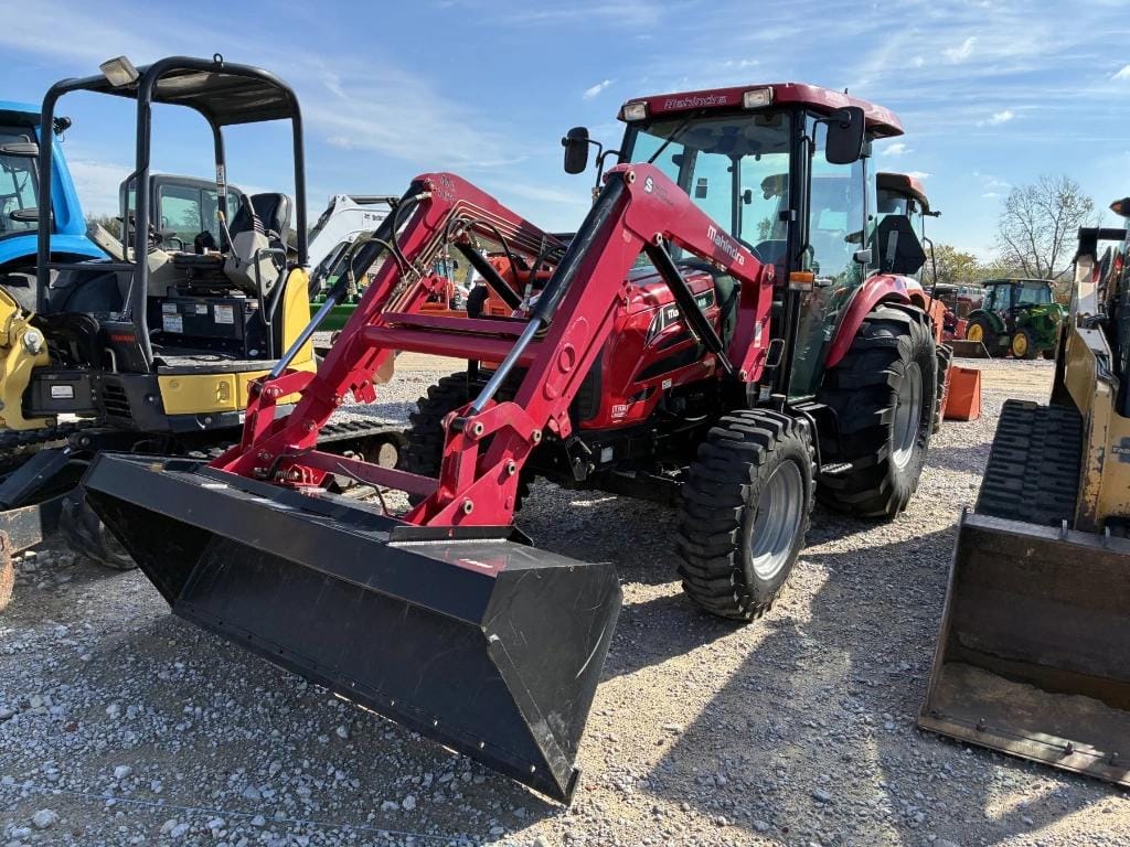 2014 Mahindra 6110 Equipment Image0